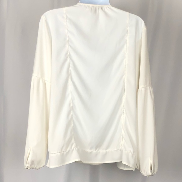 Banana Republic Size Small White Embroidered Top - Picture 2 of 4
